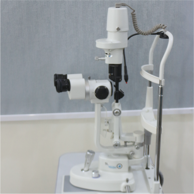 SLIT LAMP